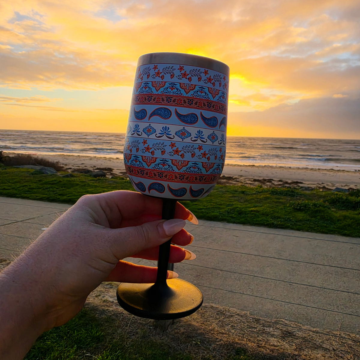 (PRE-ORDER) Sip & Screw Camping Wine Tumbler (SHIPS BY 30th SEPTEMBER - NOT IN STOCK)